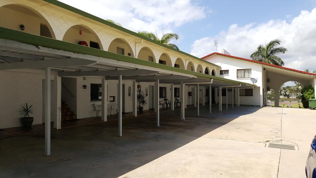 Siesta Villa Motel Gladstone Exterior photo